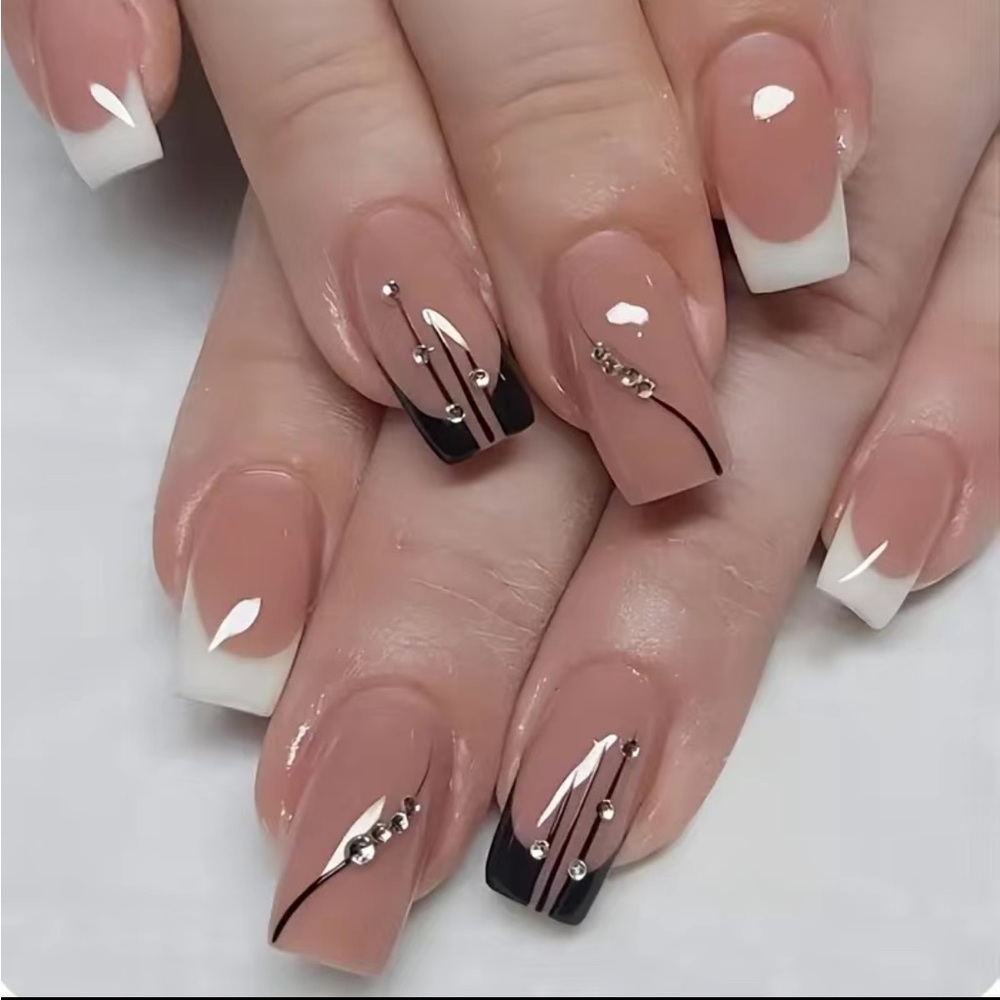 Press on nails 24 piece